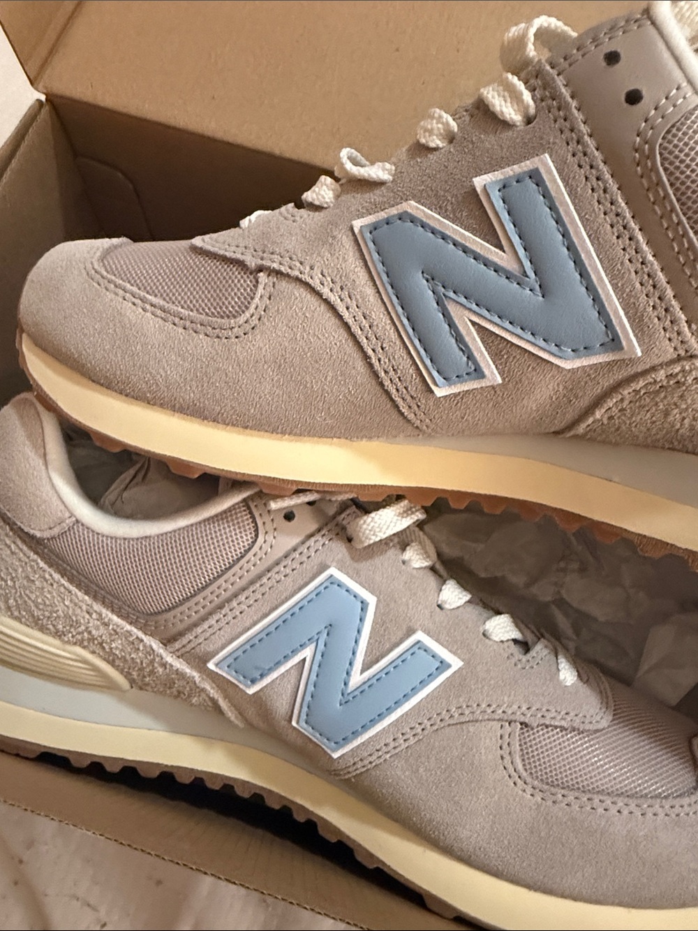 NWT NEVER WORN Women’s New Balance 574 Sneakers - Picture 6 of 10